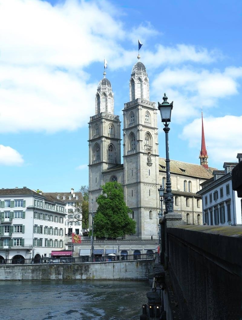 A picture of the Grossmunster church in Zurich, Switzerland