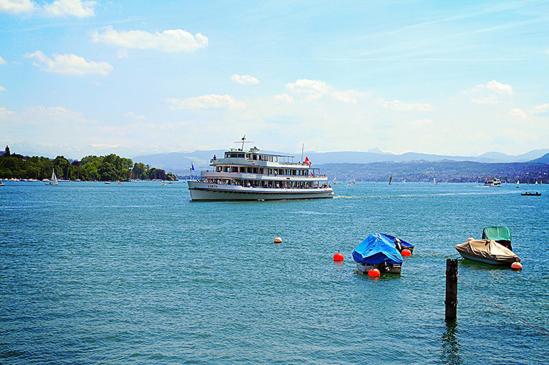 A ship on Lake Zurich doing a cruise