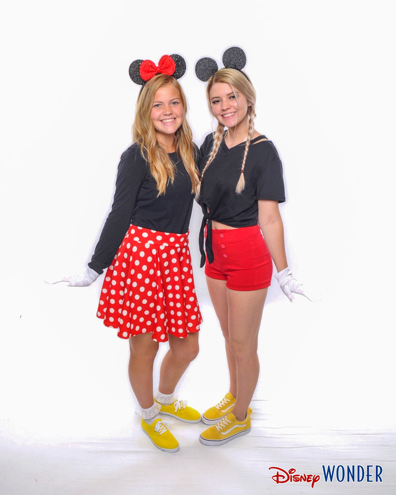Disney Cruise Photo Package - Photographers will take your family picture on dress-up night