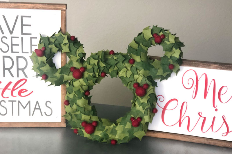 How to Make a Mickey Mouse Inspired Wreath (September 2020)