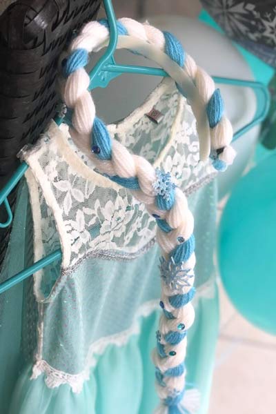 Make an Elsa braid for your princess Frozen birthday party