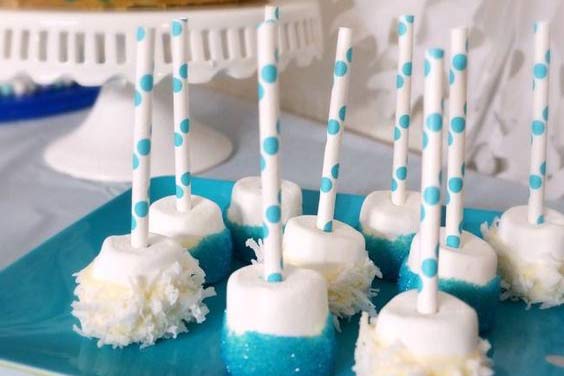 Snowball cake pops for Frozen birthday party