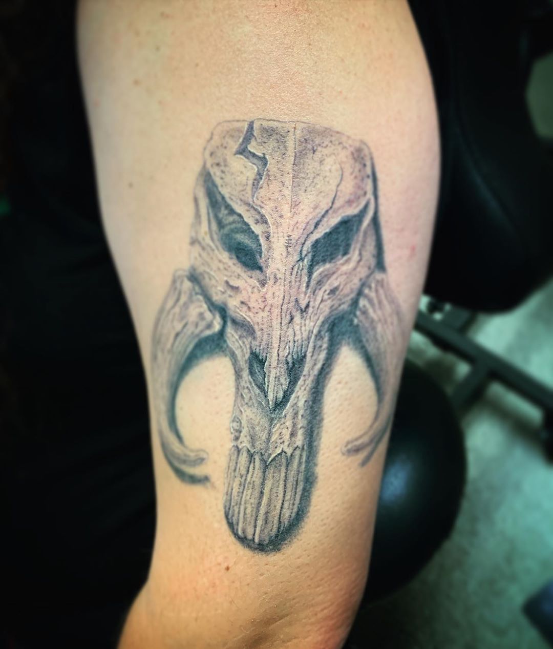 Mandalorian skull insignia tattoo