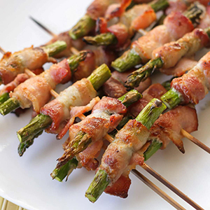 bacon and asparagus on a skewer